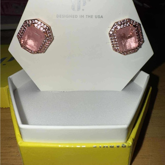 Bomb party new Elegant Pink Stud Earrings - Picture 1 of 2
